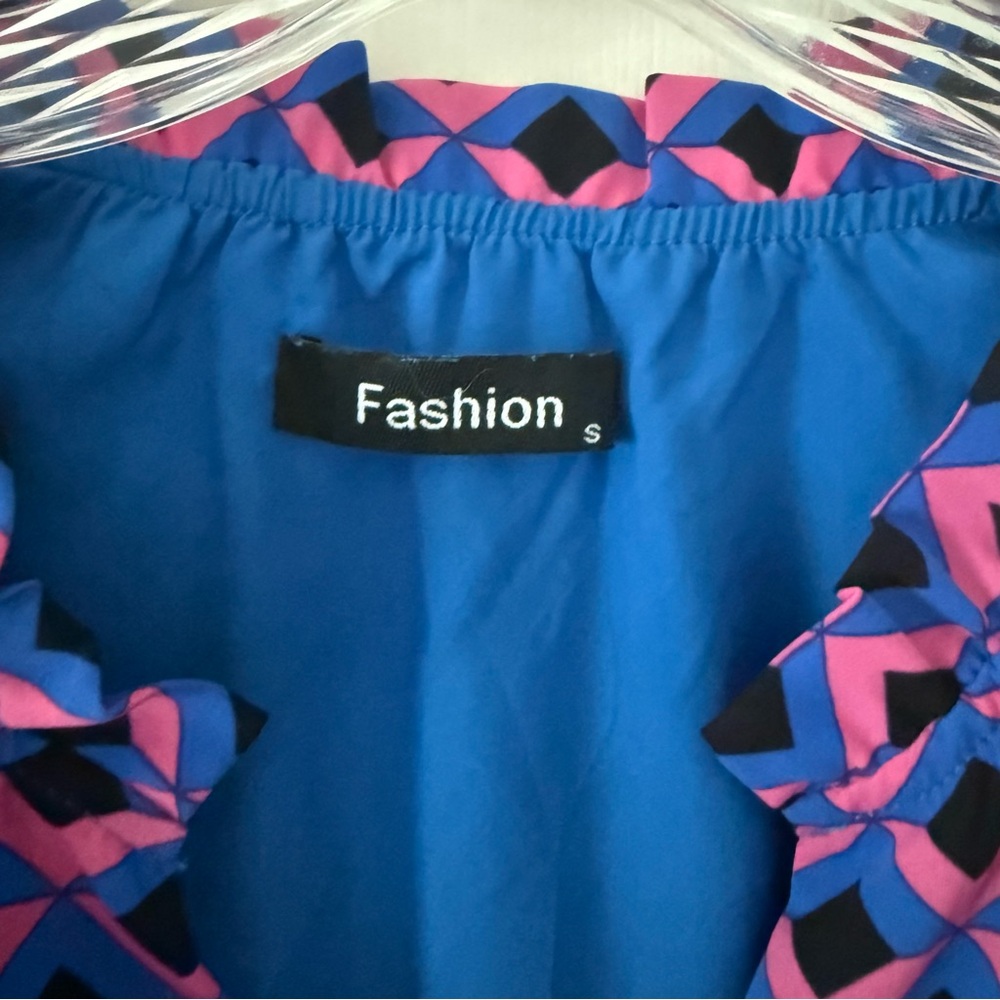 Geometric Patterned Blouse - Picture 4 of 9